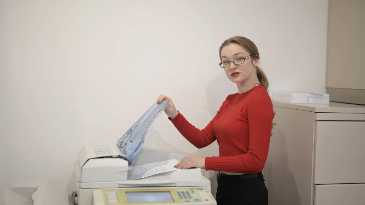 How to clear a stuck print queue on Windows and Mac